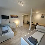 Apartment - Grosses Apartment-haus Mit 1-4 Bei Ravensburg Aulendorf