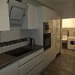 Apartment - Grosses Apartment-haus Mit 1-4 Bei Ravensburg
