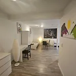 Apartment - Grosses Apartment-haus Mit 1-4 Bei Ravensburg *
