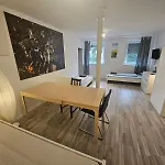 - Grosses Apartment-haus Mit 1-4 Bei Ravensburg