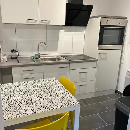 アパート - Grosses Apartment-haus Mit 1-4 Bei Ravensburg
