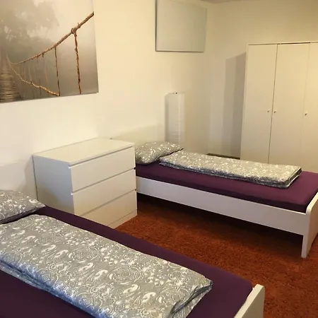- Grosses Apartment-haus Mit 1-4 Bei Ravensburg