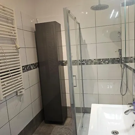 - Grosses Apartment-haus Mit 1-4 Bei Ravensburg *