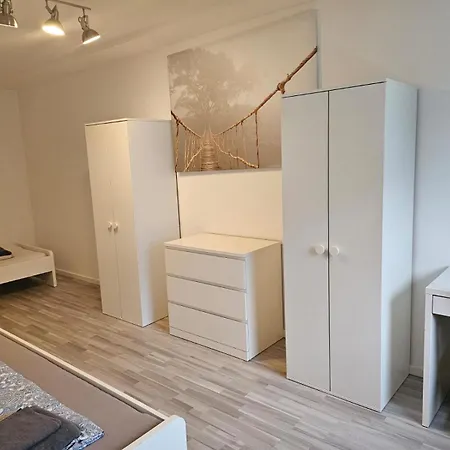 - Grosses Apartment-haus Mit 1-4 Bei Ravensburg Аулендорф