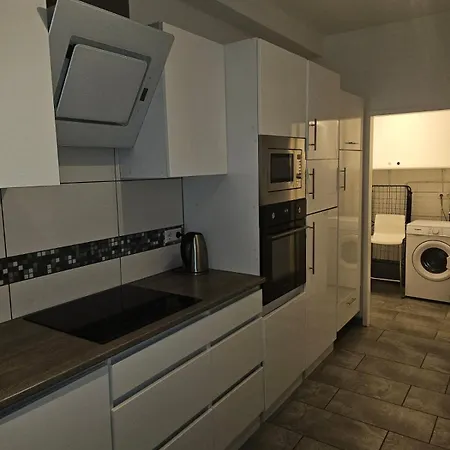 アパート - Grosses Apartment-haus Mit 1-4 Bei Ravensburg
