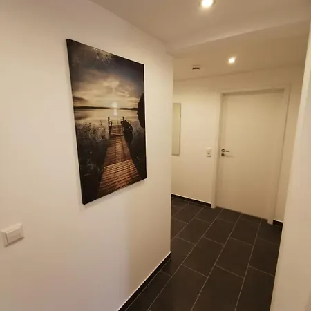 - Grosses Apartment-haus Mit 1-4 Bei Ravensburg
