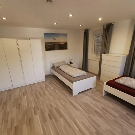 - Grosses Apartment-haus Mit 1-4 Bei Ravensburg *