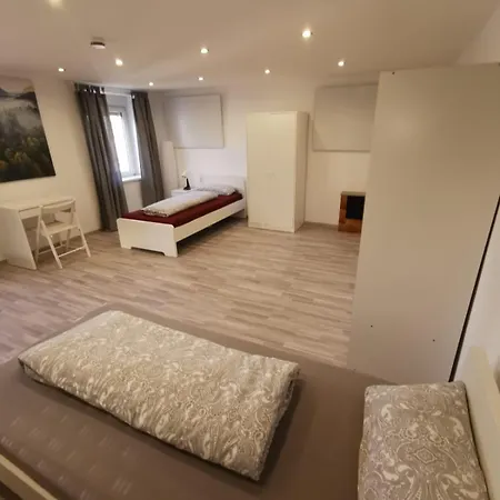 アパート - Grosses Apartment-haus Mit 1-4 Bei Ravensburg アウレンドルフ