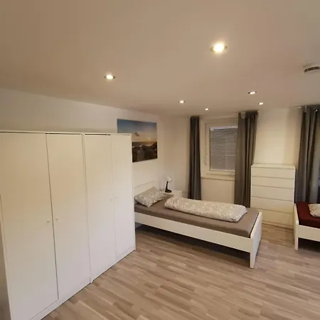 アパート - Grosses Apartment-haus Mit 1-4 Bei Ravensburg
