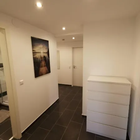 アパート - Grosses Apartment-haus Mit 1-4 Bei Ravensburg *