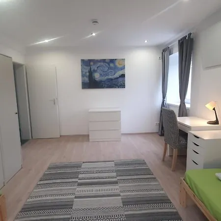 - Grosses Apartment-haus Mit 1-4 Bei Ravensburg