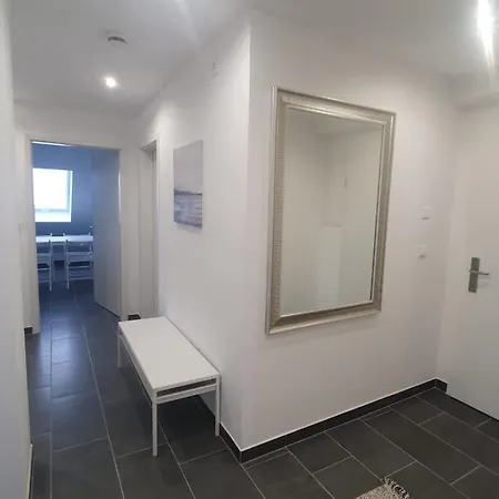 - Grosses Apartment-haus Mit 1-4 Bei Ravensburg