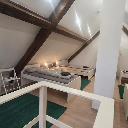 アパート - Grosses Apartment-haus Mit 1-4 Bei Ravensburg
